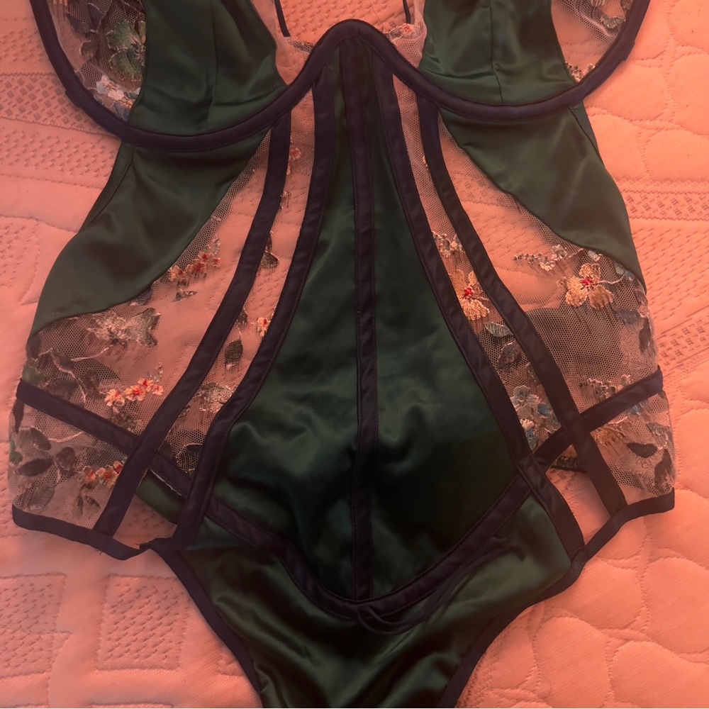 For love and lemons bodysuit - Picture 3 of 4